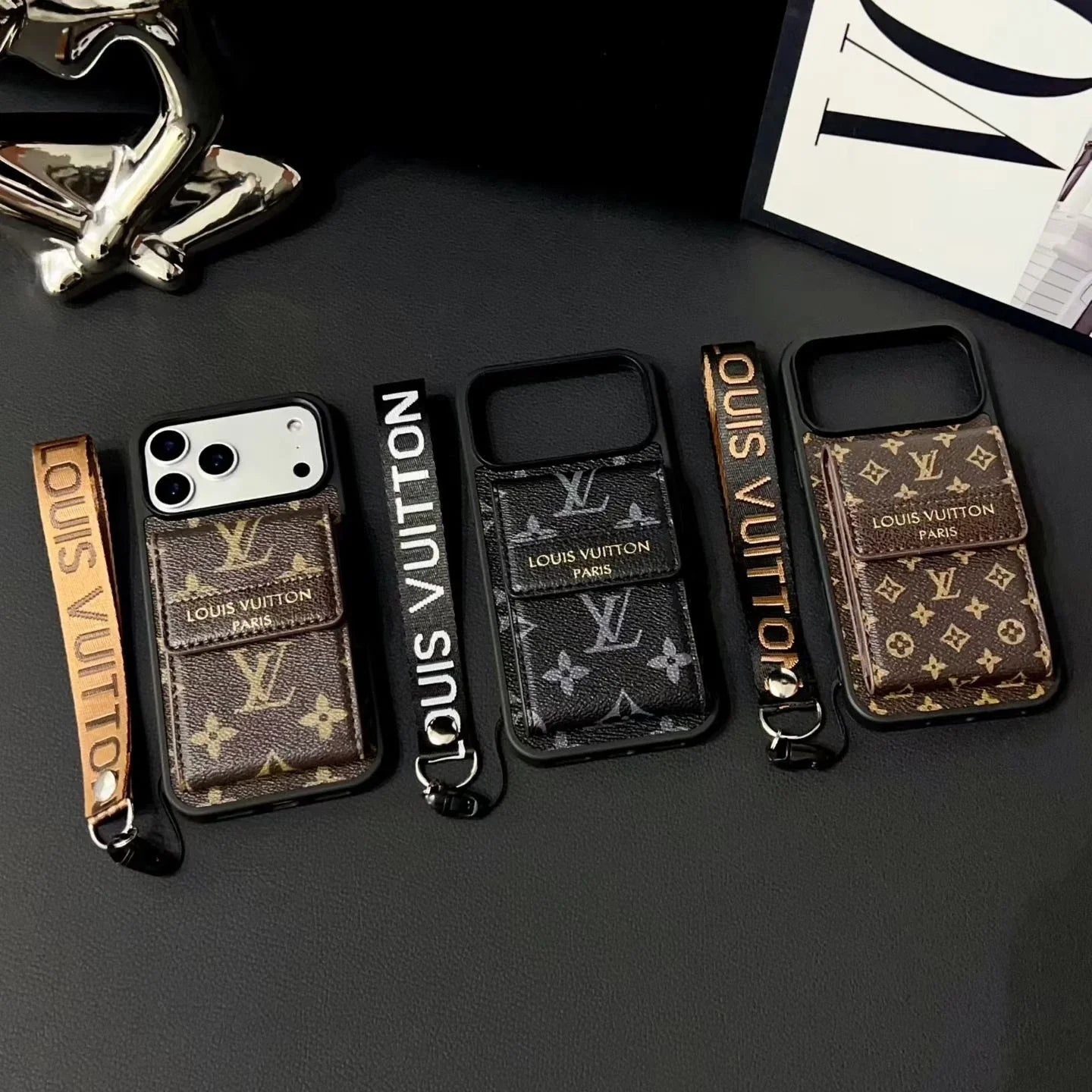 Louis-vuitton-iphone-17-pro-max-case-with-card-holder
