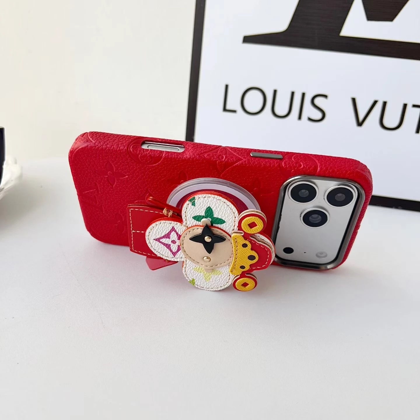 Louis Vuitton iPhone 17 Pro Max Case MagSafe Leather with Flower Grip - Brown