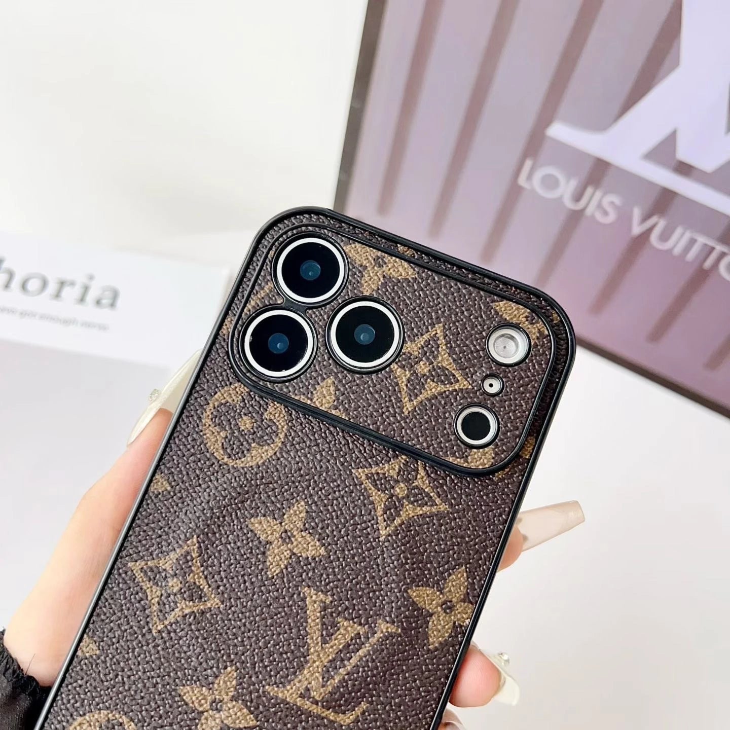 Louis Vuitton iPhone 17 Pro Max Case MagSafe - Classic Monogram Leather Dark