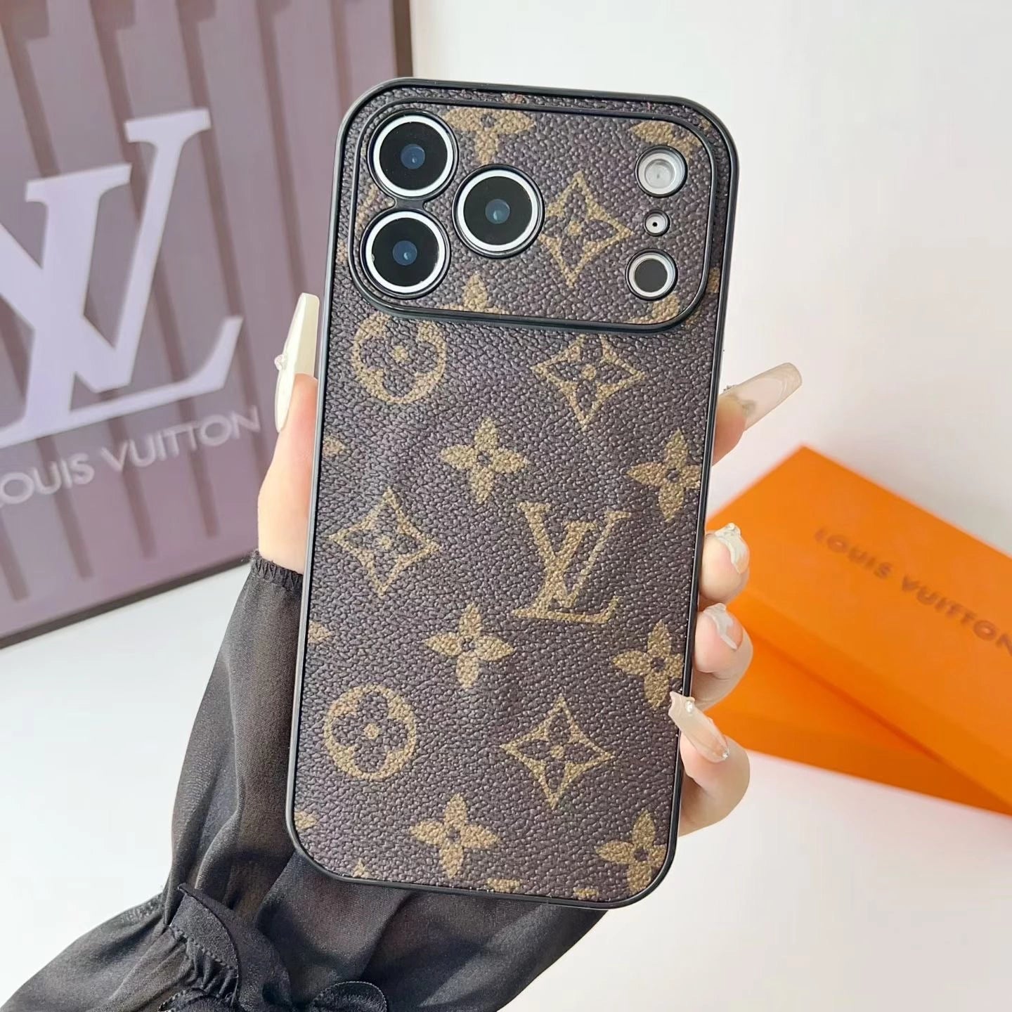 Louis Vuitton iPhone 17 Pro Max Case MagSafe - Classic Monogram Leather Dark